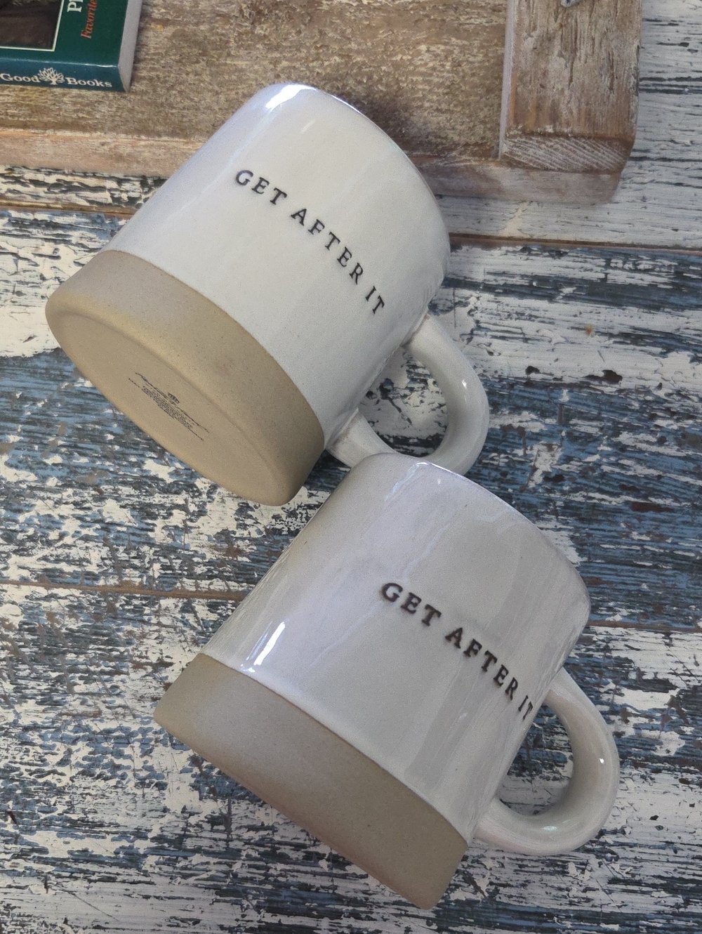Set of stoneware mugs - Picture 1 of 3